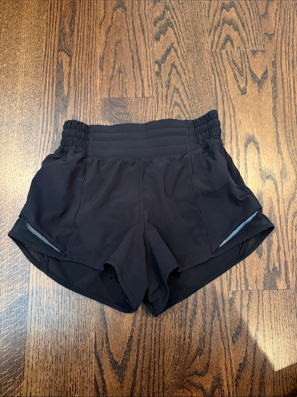 Lululemon Hotty Hot Low Rise Lined Short 2.5”